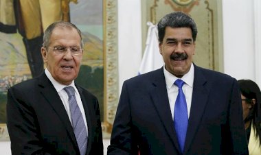 Lavrov: Venezuela'ya dışarıdan müdahale edilmeye çalışılıyor