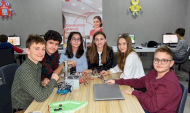 ALZHEIMER HASTALARI İÇİN AKILLI KAPI TASARLADI