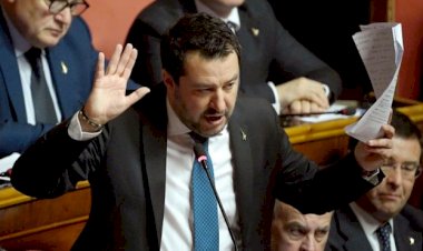Eski İtalya Başbakan Yardımcısı Salvini 15 yıla kadar hapisle yargılanacak