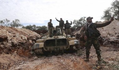 Silahlı muhalif gruplar rejim güçlerine direniyor