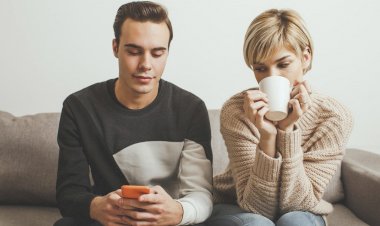 SEVGİLİNİZLE ŞİFRELERİNİZİ NEDEN PAYLAŞMAMALISINIZ?