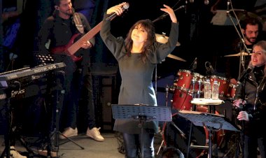 Ayşegül Aldinç: “Ajda Pekkan şarkılarıyla şarkıcı olmaya karar verdim