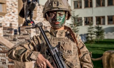 Türkiye'nin ilk kadın komandoları göreve hazır