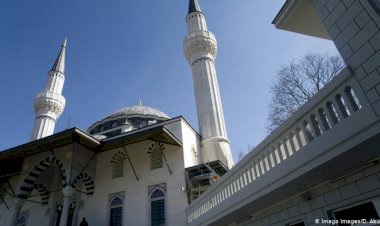 Almanya'da Müslüman kuruluşlar camilerin daha iyi korunmasını istedi