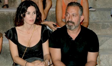 Defne Samyeli, Cem Yılmaz'ı sildi