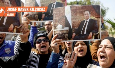 Mısır'ın devrik firavunu özgür bir adam olarak öldü