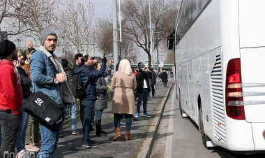 Mültecileri sınıra taşıma seferberliği başladı