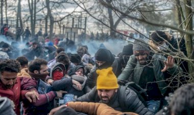 Yunanistan AB Dışişleri Bakanlarını olağanüstü toplantıya çağırdı, binlerce göçmen sınırda