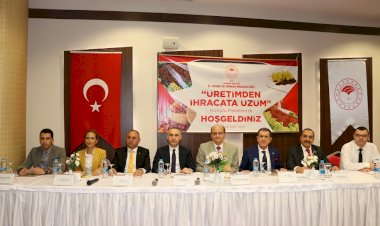 Üzüm ihracatçısı ve üreticisi omuz omuza
