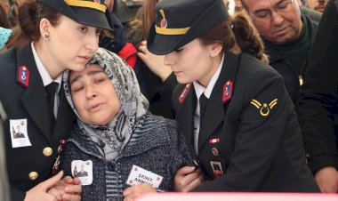 Şehide yürek yakan veda: Rüyalarıma gir canım oğlum