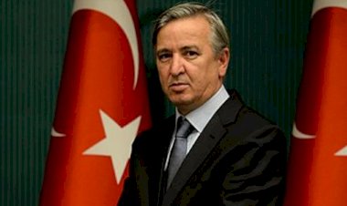 Erdoğan’ın eski danışmanı  Aydın Ünal'dan  Ali Babacan ve Ahmet Davutoğlu  yorumu