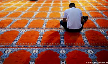 Hollanda'da cuma namazı kılınmayacak