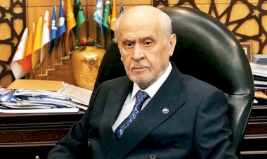 Bahçeli 'sırt dönme günü değil' diyerek siyasette yeni bir dönemi mi işaret ediyor?