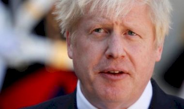 Boris Johnson: Koronavirüs tedavisi gören İngiltere Başbakanı yoğun bakıma kaldırıldı