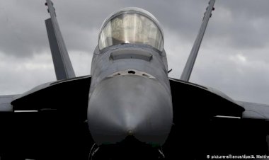Alman hükümetinde F-18 çatlağı