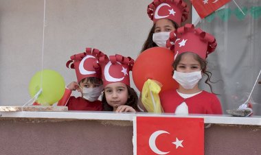 23 Nisan coşkusu sınır tanımıyor