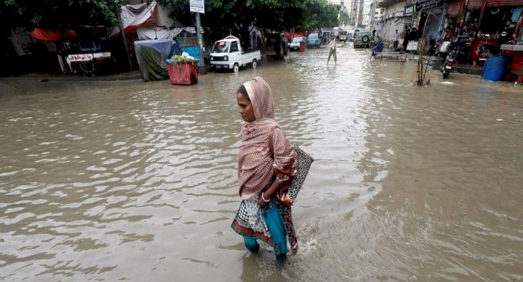 Pakistan'da şiddetli yağışlarda 24 kişi öldü