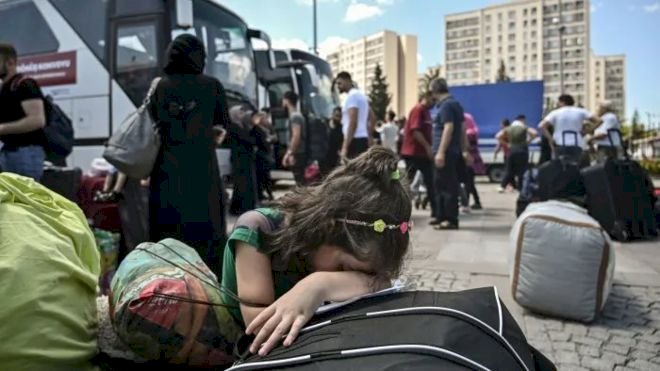 İstanbul'daki Suriyeliler - Financial Times: Türk hükümeti kayıt dışı göçmenlere yönelik kısıtlamaları artırdı