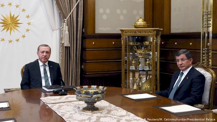 Eski Başbakan Ahmet Davutoğlu'nun 7 Haziran-1 Kasım 2015'te ilgili açıklaması tepkilere neden oldu