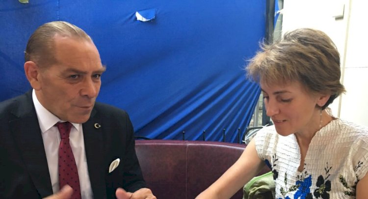 Rus muhabir, yaklaşan Zafer Bayramı vesilesiyle ‘Atatürk’le röportaj yapmaya karar verdi