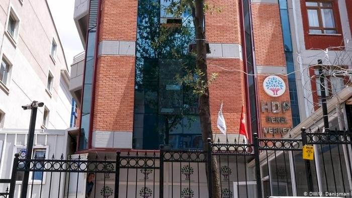 41 HDP'li eski belediye başkanına hapis cezası