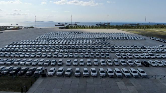 Yenikapı'daki araçlar: Tartışma nasıl başladı; kim, ne tepki verdi?