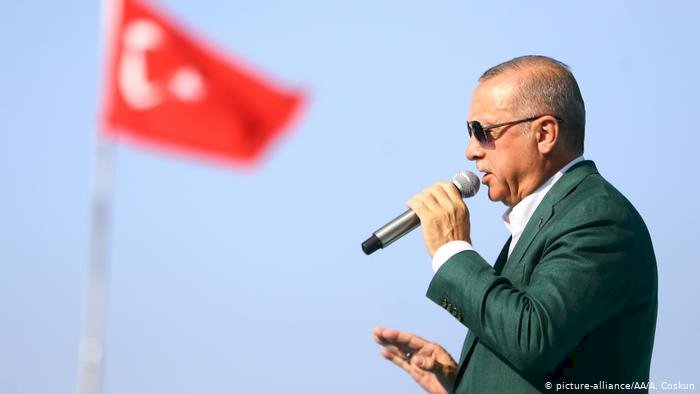 Erdoğan: Teröristlere tırlarla mühimmat gönderilmesi rahatsız edici