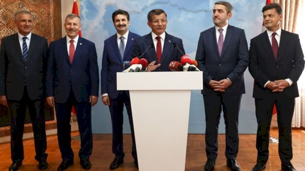 AKP'den ayrılan eski başbakanın yol haritasında ne var?