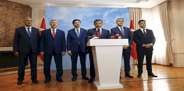 İktidar körleştirir, yanlış yaptırır..