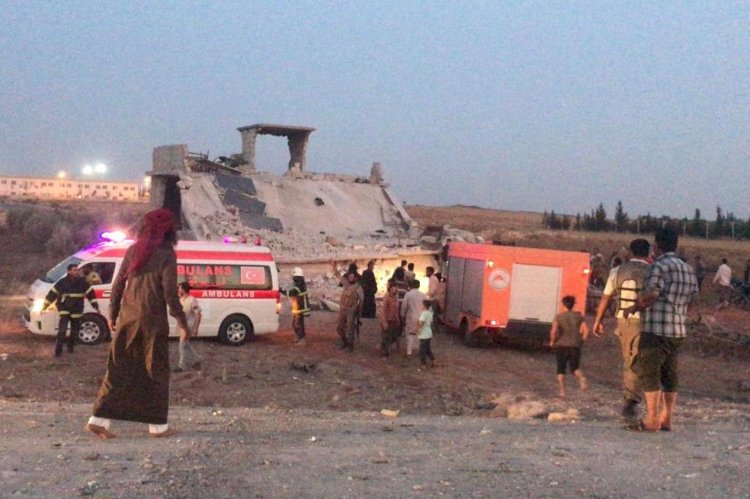 Türkiye'nin Suriye sınırındaki Fırat Kalkanı bölgesinde bombalı saldırı: 12 sivil öldü
