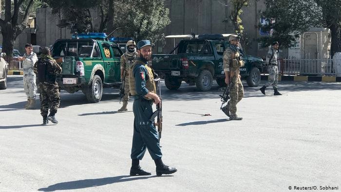 Afganistan'da Cumhurbaşkanı'nın mitingine intihar saldırısı