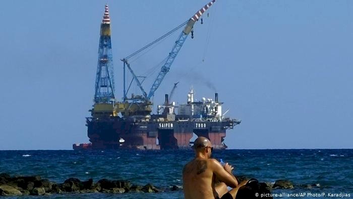 Akdeniz'de doğal gaz gerginliği: Kıbrıslı Rumlardan iki şirkete yeni yetki