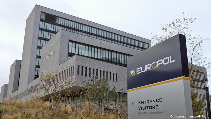 Europol'den aşırı sağcı şiddet uyarısı