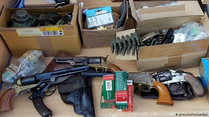 Almanya’da aşırı sağcı gruplarda silahlanma artıyor