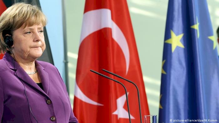 Merkel hükümetinin Türkiye ikilemi