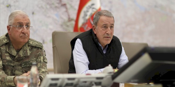Hulusi Akar muhalefete ve MHP'ye gidiyor