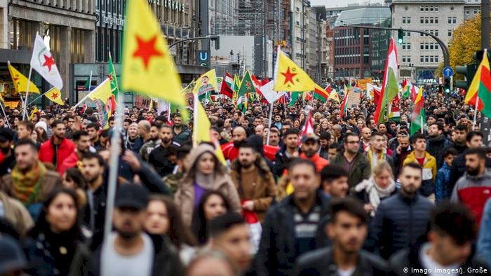 Türk ve Kürt gruplar arasında kavga: 9 yaralı