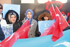 Çin, Uygur Türkleri'ni aileleri ile tehdit ediyor!