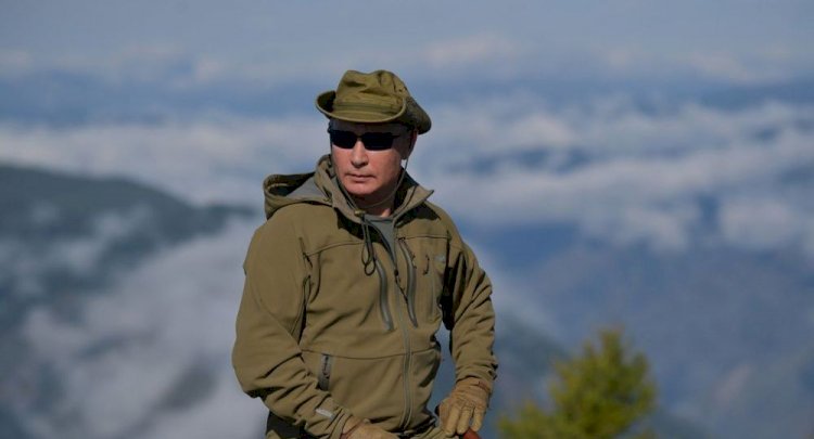 Putin’in KGB sicili halka gösterildi