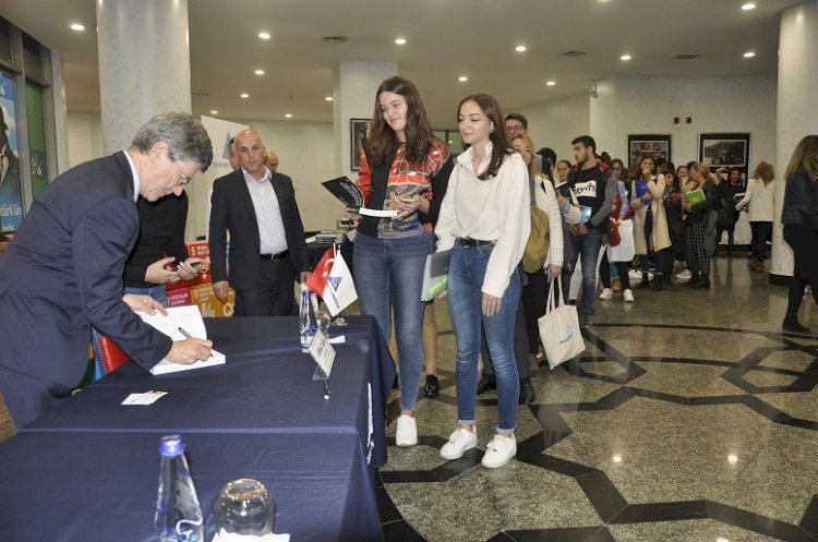 Jeffrey Sachs:  Sürdürülebilir Bir Gelecek için İşbirliği Yapmalıyız