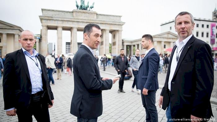 Cem Özdemir aşırı sağcılardan ölüm tehdidi aldı
