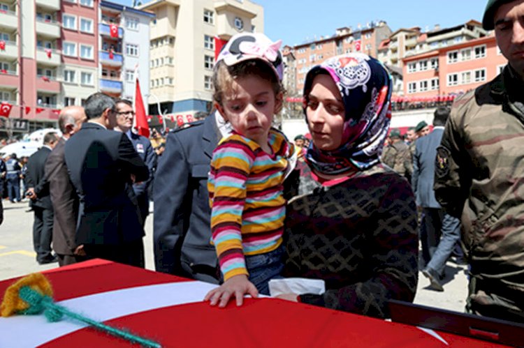 Şehit Komiser Yardımcısı Tamer Aktaş’ı,15 bin kişi uğurladı