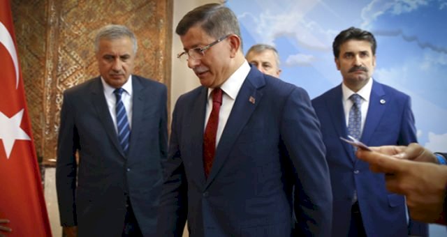 Davutoğlu cephesi: 12-13 milletvekili bizimle görüşüyor