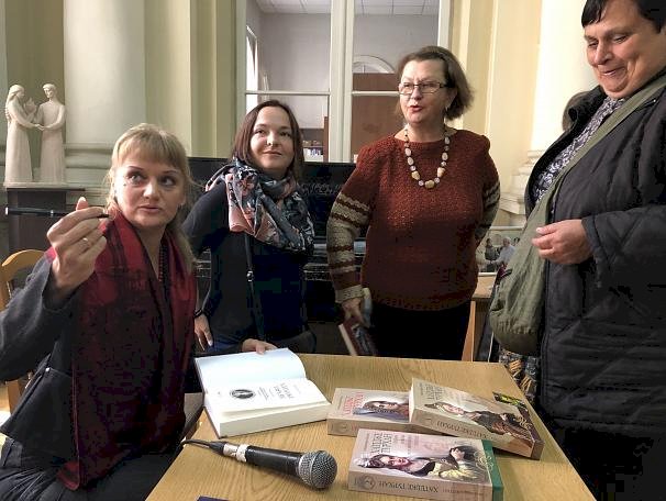 Ukraynalı yazar Oleksandra Şutko  Osmanlı'nın 6 'güçlü' kadınını anlatıyor.