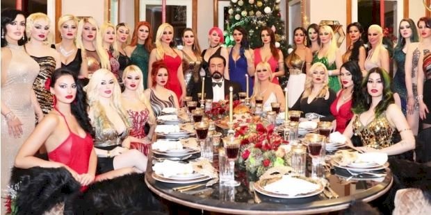"Dekolteli insanların da Müslüman olduğunu göstermek için.."