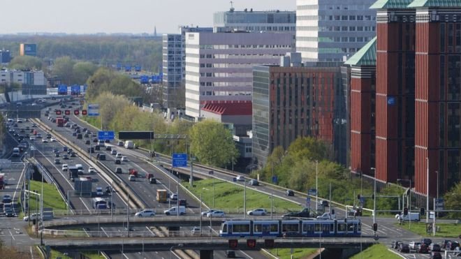 Hollanda otoyollarda hız sınırını 100 kilometreye düşürüyor