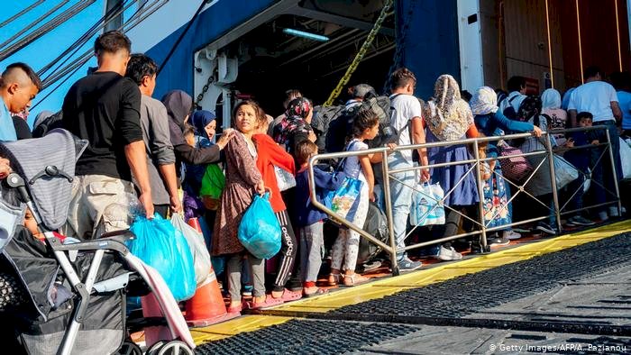 Ege'den Yunan ana karasına mülteci nakli hızlanıyor