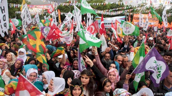 HDP kayyumlara karşı "yeni yol" arayışında