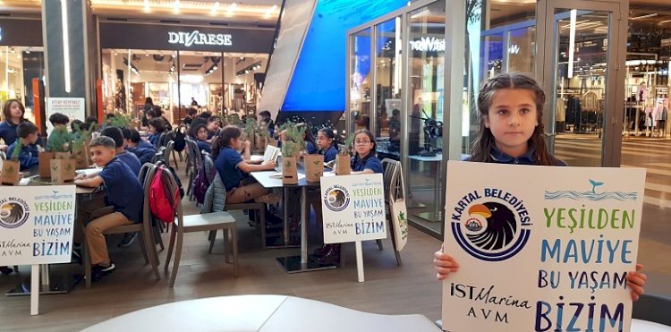 İstMarina AVM, ‘Bir Kitap Bir Fidan Projesi’ ile çocukları kitapla buluşturdu