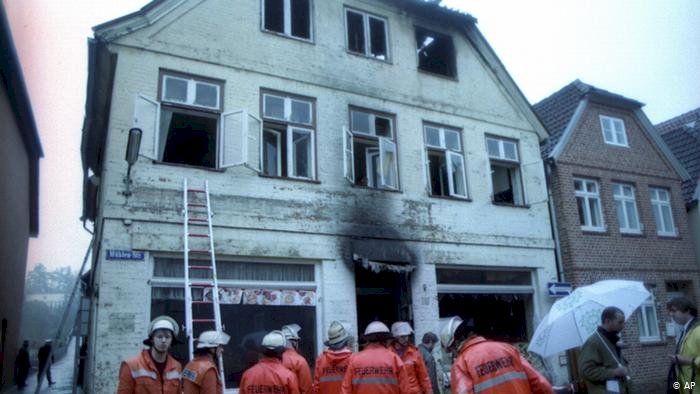 Mölln saldırısı kurbanları 27'nci yılında anılıyor